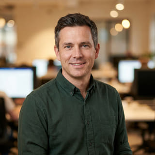 Daniel Carter, menjabat sebagai Chief Technology Officer di Bening Sahamloka, foto profil