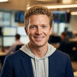 Ryan Brooks, tercantum sebagai Lead Trading Analyst di Bening Sahamloka, foto profil